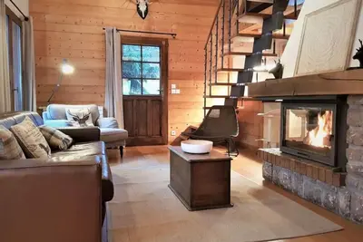 Image de Chalet, wifi, terrasse, balcon, cheminée ou poêle à bois, parking, télévision, casier à ski, 160m²