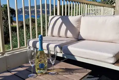Image de St-Jean-Cap-Ferrat avec terrasse, vue et accès mer