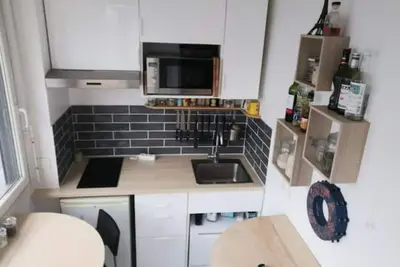 Image de Studio central avec parking et metro bail mobilite