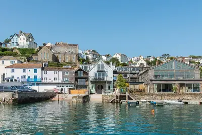 Image de Cook's Boathouse - an enchanting destination for holidays beside the sea