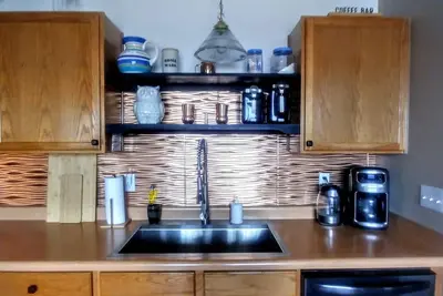 Image de Tranquil & peaceful yet close to so much. Pet Friendly. Spacious inside & out.