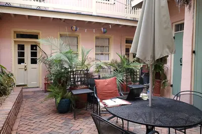 Image de At Home in the French Quarter - Lots of Charm!