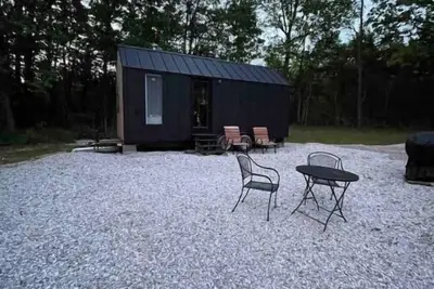 Image de Whiskey Woods Retreat - Close to Lynchburg, Nearest Green, Hiking, State Parks