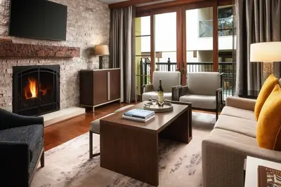 Image de 3 Bedroom Condo at Ritz Carlton Club Vail! !