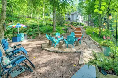 Image de Creekside Hendersonville Haven: Hot Tub & Fire Pit