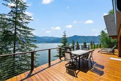 Image de Luxury Waterfront Cabin on Lake Pend Oreille with Game Room - Fully Remodeled!