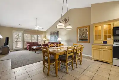 Image de Condo & Queen Suite at StoneBridge