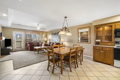 Image de King & Queen: Full Condo + Suite just Minutes from Silver Dollar City