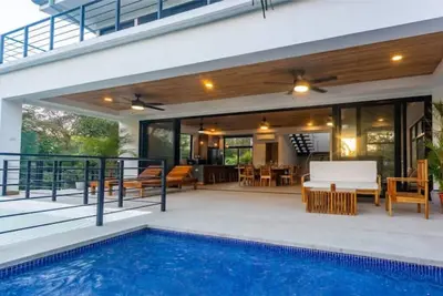 Image de Playa Pelada\/N. Guiones Luxury home, 5 min. Walk to Beach and Restaurants
