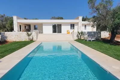 Modern villa with private pool: the ideal destination for your holidays