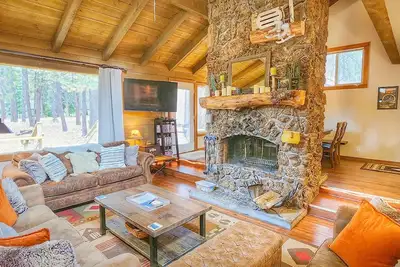 Image de 3 Min to Sharc with 8 Passes! Private Hot Tub, Quite Cul-de-sac w/ Ps4 & Bbq
