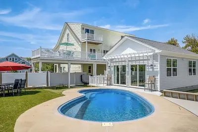 Image de Bikini Blonde | 715 ft to the beach | Private Pool and Hot Tub