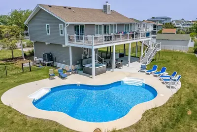 Image de Coastal Breeze | 1890 ft to the beach | Private Pool, Hot Tub, and Dog Friendly