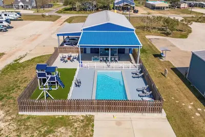 Image de No Agenda Hacienda-Pool\/Playscape Pets ok with more fees