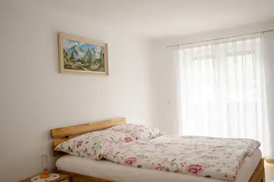 Image de Ferienwohnung mit 3 Schlafzimmern, 3 Bädern und 3 Balkonen mit Schönem Bergblick