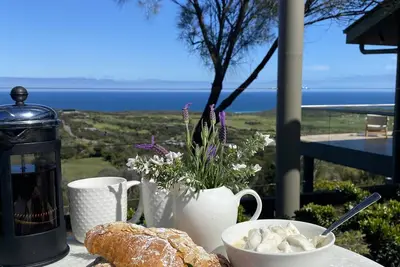Image de Luxe Coastal Retreat - Ocean Views, Golf Courses, Hot Springs & Winery Heaven \n\n