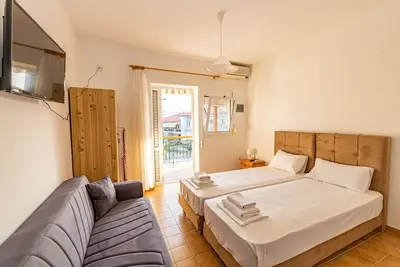 Image de Skioni Studio: Triple Room with Sea View