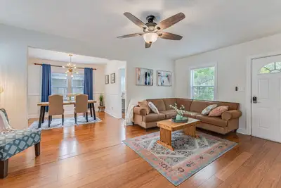 Image de Charming 2bedroom house North Kenwood