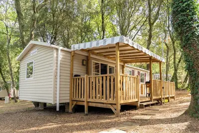 Image de Mobilhome \"8 personnes\", avec piscine partagée et terrasse privée