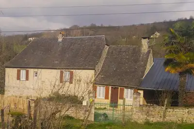 Image de Charmante Maison Périgourdine avec Jardin Clos, Cheminée et à Proximité des Sites Préhistoriques