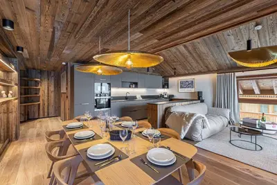 Image de Appartement neuf, sauna, cheminée, accès pistes, parking couvert, balcon ensoleillé.