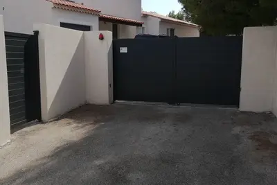 Image de Appartement au calme avec vue sur pinède à 500m de la mer