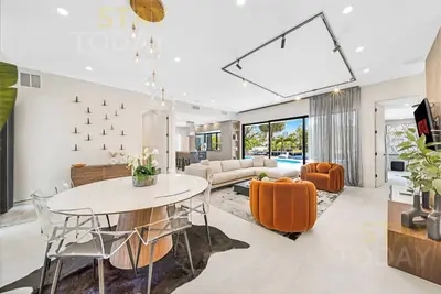 Image de ★★★★★ A Designers 5 Bedroom Home - Heated Pool/Bbq/ Boat Dock 55ft