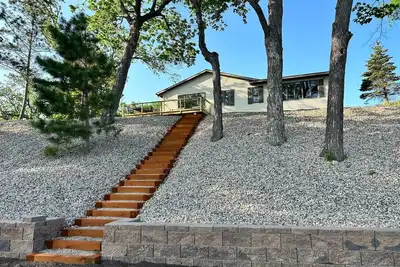 Image de Experience the Best of Lake Victoria Living at the Most Reviewed Vrbo Home!