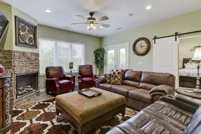 Image de Stunning 3-Bedroom Luxury Condo/Heart Of Branson/Indoor Pool/Spacious/No-Steps!