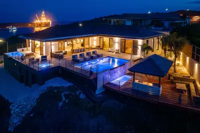 Image de Fantastic luxurious villa with the most amazing panoramic view!