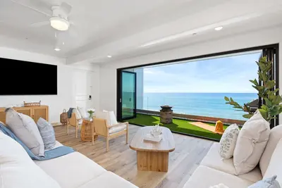 Image de Pet Friendly Upper Level Oceanfront Condo with a Spa P835-6