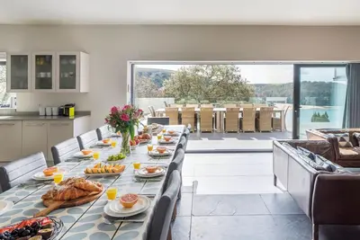 Image de The Tower - a luxury waterfront home, moments from the beach
