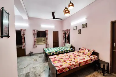 Image de Spacious 3bhk House opp South City Mall