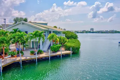 Image de Winter Sale! Cabana Club, Dock, Kayak Launch, Pet Friendly