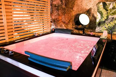 Cave Suite Magara (Lomas de Ruvira cave hotel)