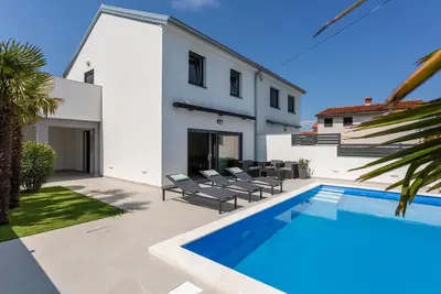 Image de Belle maison à Njivice avec cuisine