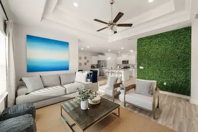 Image de Chez Windmark! beach, pool, Includes Golf Cart. Walk to beach and near town!