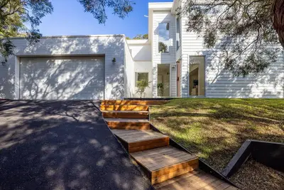 Image de Luxurious Coastal Retreat in Rye – Near Spas, Wineries & Pristine Beaches