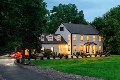 Image de Estate 5br 3. 5Bath, Game Room, Fire Pit- 5min Princeton downtown