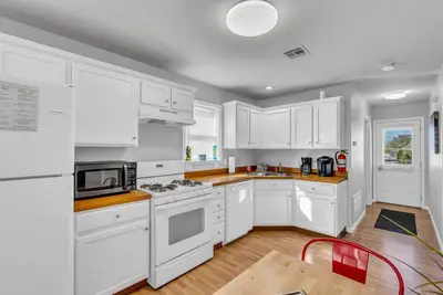 Image de Oce255 - Cute Cottage, Prime Location 3 Bedrooms, 2 Baths