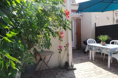 Image de Maisonnette à 800 m de la plage de Royan, avec parking et jardin