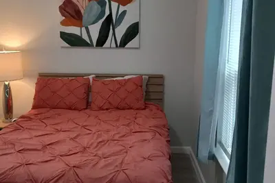Image de Modern Brand New Home Only 3 Miles From Downtown Sa