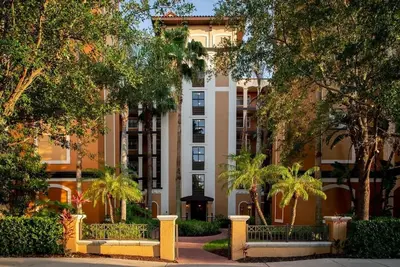 Image de Cozy Condo 4Mi from Disney with Resort Amenities
