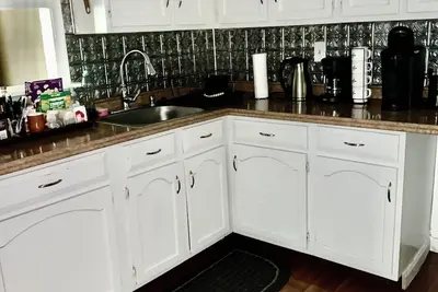 Image de One bedroom Basement Apartment. Parking. Fios internet. Close to nature and Dc