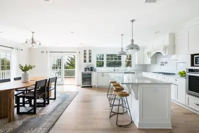 Image de Ocean Views w/ New Heated Pool, Hot Tub & Walk to Beach, Town