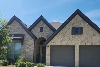 Image de Beautiful Fully equipped, 4 bedroom home 2 bathrooms with pool in Seguin, Tx!
