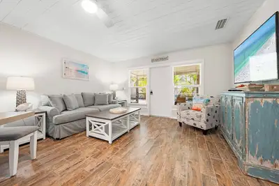 Image de Beautiful 3 Bedroom 2 Bath, With A Quick Walk to Siesta Beach!