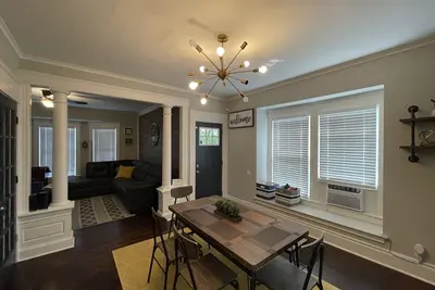 Image de Step into a gorgeous newly renovated urban loft space in Syracuse New York.