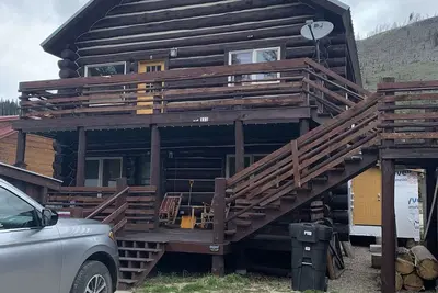 Image de Luxurious 2 Bedroom apt in Cooke City. Upper unit. Fabulous views.