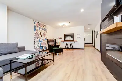 Image de Entire condo in historic downtown Winston-salem building